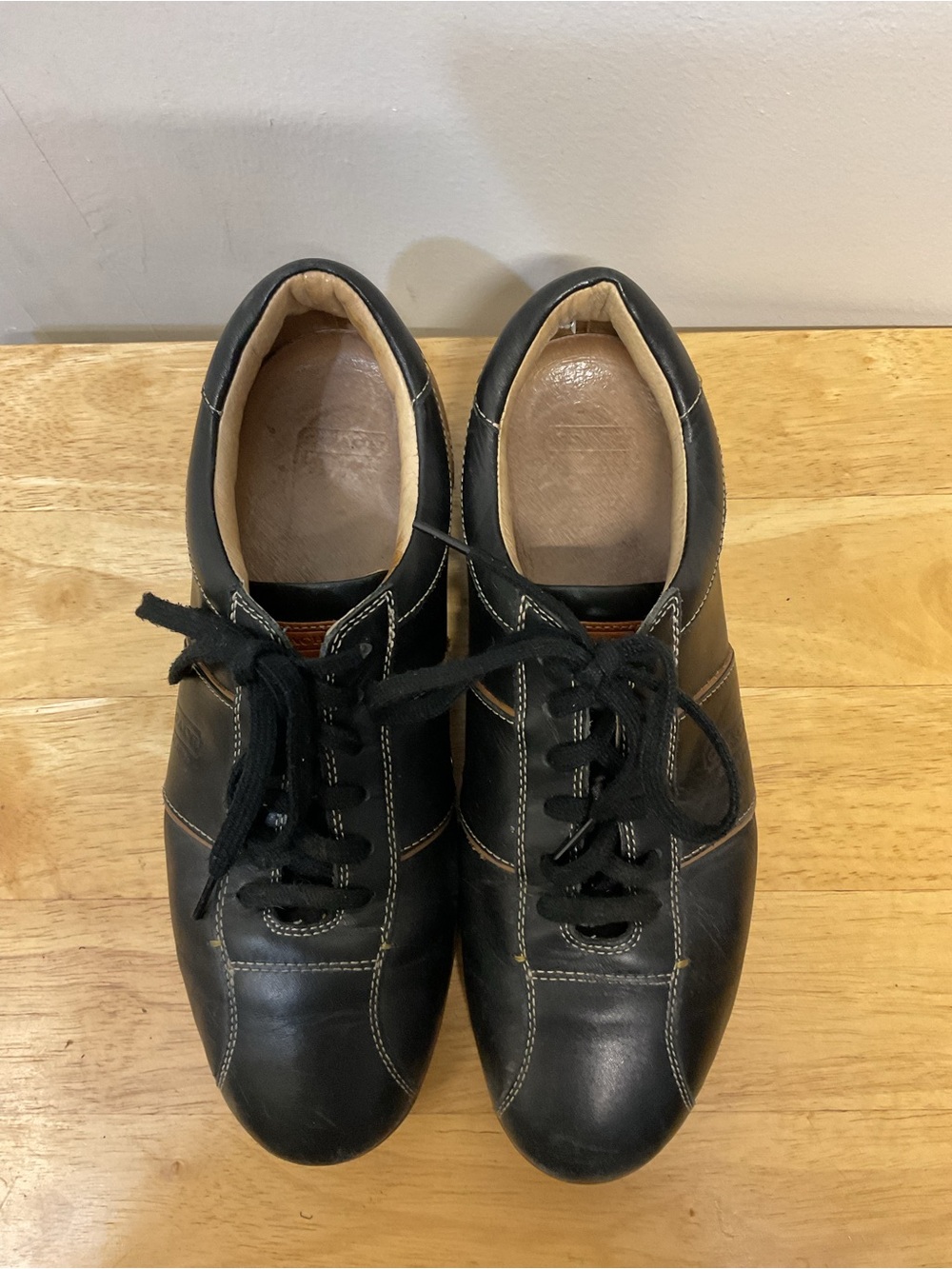 Men’s Black Coach Leather shoes, size 9.5